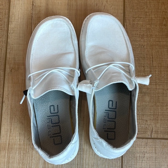 Hey Dude Shoes - Hey dudes, size 8, white